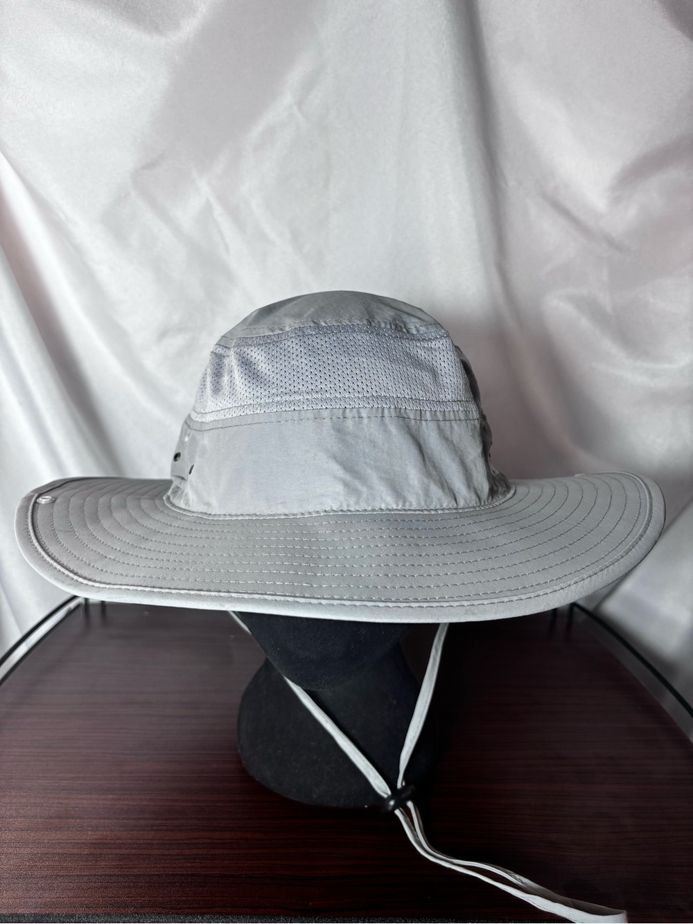 Breathable Light Gray Outdoor Sun Hat with Chin Cord